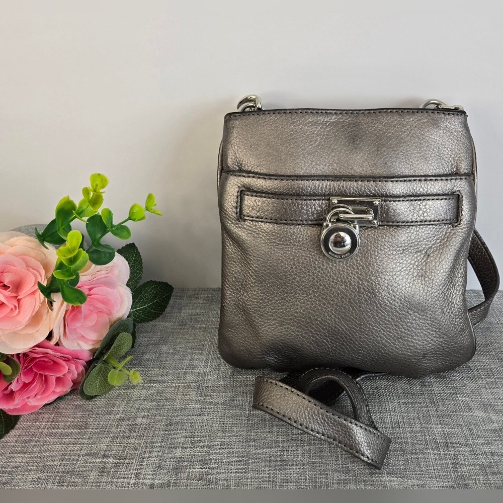Michael Kors Pebble Leather Crossbody‎ Adjustable Strap Silver Color & Hardware